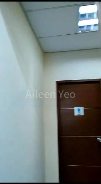 Light Industrial (B1) for Rent: E-Centre @ Redhill - Image 1