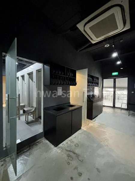 Shop / Shophouse for Rent: ❤️Gym & Fitness Lift Access Concrete Flooring Padded Multiple Shower Rooms Outdoor Terrace - Image 3
