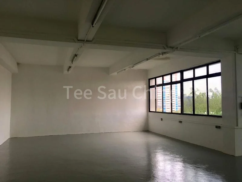 Light Industrial (B1) for Rent: Lipo Building - Image 2