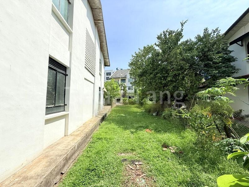 4 Bed Semi-Detached House (Landed) for Sale in  Picardy Gardens - Image 13