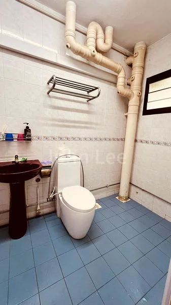 Executive HDB for Sale in 423 Canberra Road - Image 7