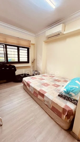 Executive HDB for Sale in 423 Canberra Road - Image 5