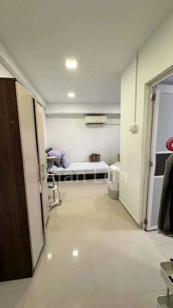 Master Room (Condo) for Rent in  Lucky Plaza - Image 5