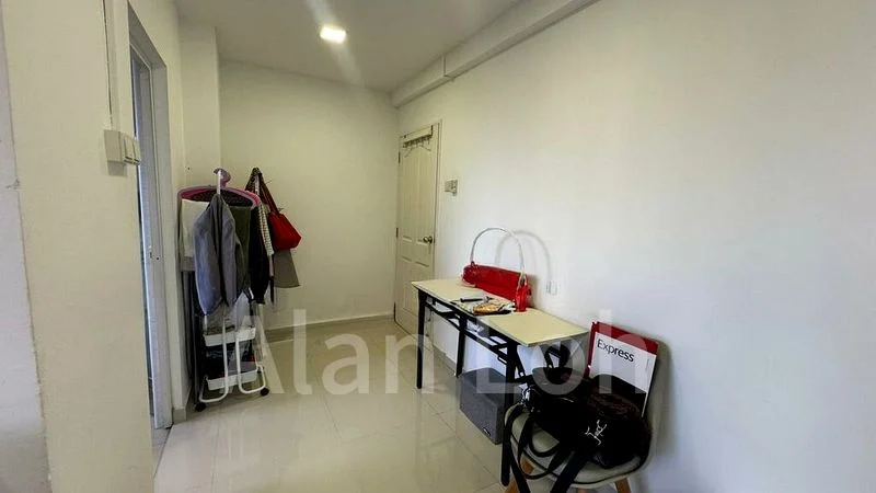 Master Room (Condo) for Rent in  Lucky Plaza - Image 11
