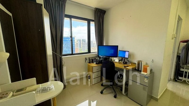 Master Room (Condo) for Rent in  Lucky Plaza - Image 9