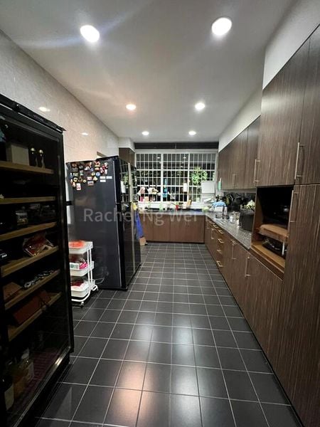 6 Bed Bungalow (Landed) for Sale in  Phoenix Heights - Image 5