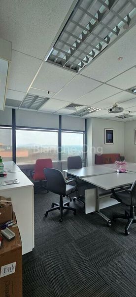 Shop / Shophouse for Rent: Forum Galleria Shopping Centre - Image 9