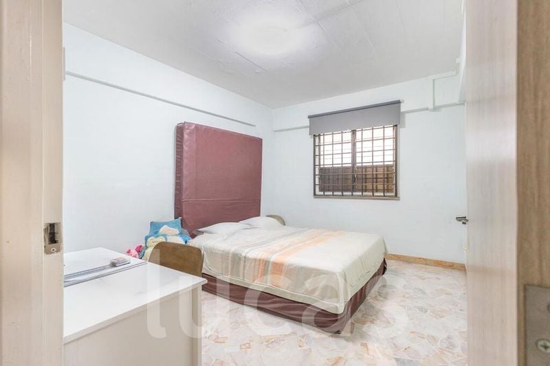 3 Room (3NG) HDB for Sale in  703 Yishun Avenue 5 - Image 4
