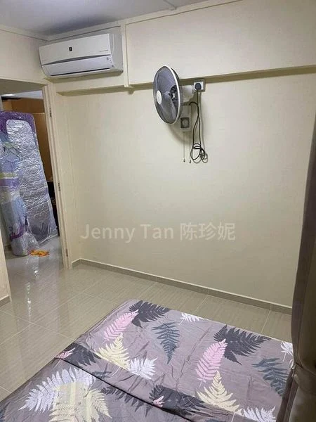 Room (HDB) for Rent in 660 Yishun Avenue 4 - Image 1
