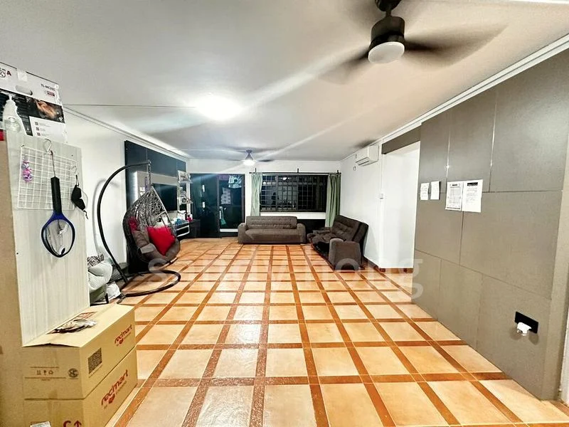5 Room (5I) HDB for Sale in 271 Toh Guan Road - Image 2