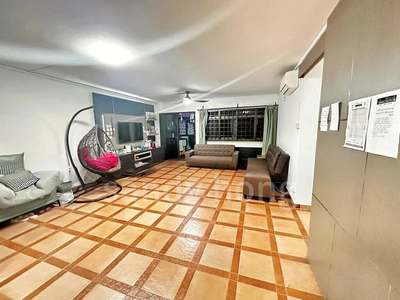 5 Room (5I) HDB for Sale in 271 Toh Guan Road - Image 3