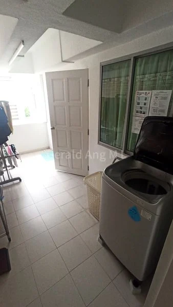 1 Bed Apartment (Condo) for Rent in  Keng Soon Building - Image 3