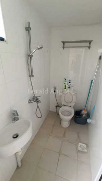 1 Bed Apartment (Condo) for Rent in  Keng Soon Building - Image 17