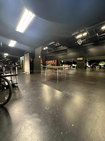 Light Industrial (B1) for Rent: Henderson Industrial Park - Image 4