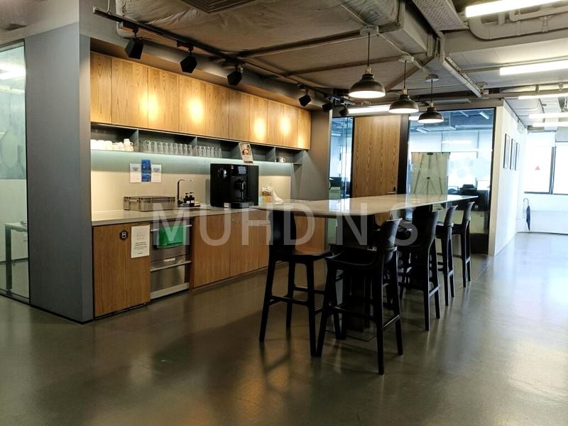 Office for Rent: ❤️ LOW PRICE! ❤️ 4 PAX SUITE, NICE WINDOW-VIEW. FULLY FITTED AT CITY HALL; NEAR MRT! - Image 5