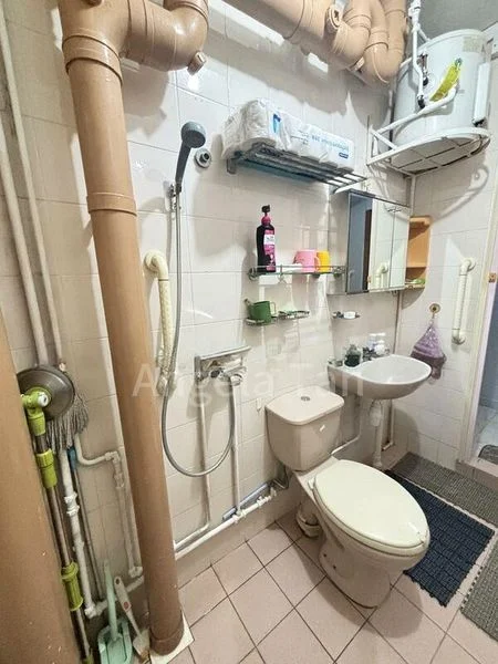 Common Room (HDB) for Rent in  733 Tampines Street 71 - Image 4