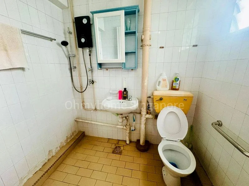 4 Room (4S) HDB for Sale in  403 Fajar Road - Image 4
