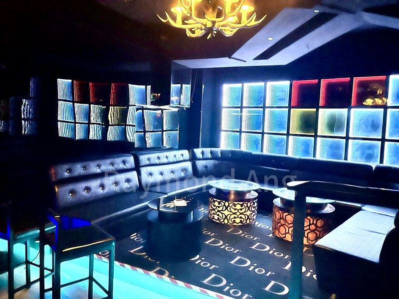 Other Retail for Rent: 530 North Bridge Road - Image 1