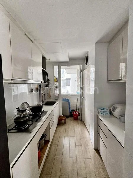 3 Bed Executive Condo for Sale in  Forestville - Image 5