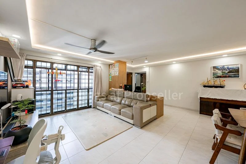 5 Room (5I) HDB for Sale in 648B Jurong West Street 61 - Image 2