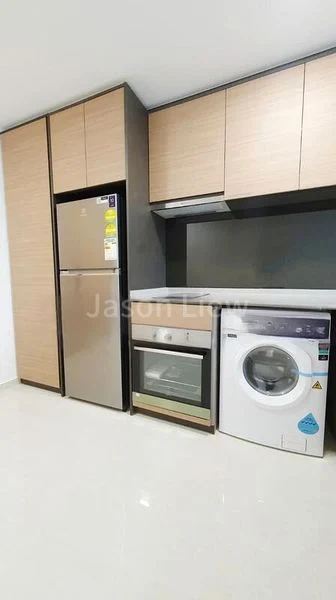 2 Bed Condo for Sale in  Midwood - Image 3