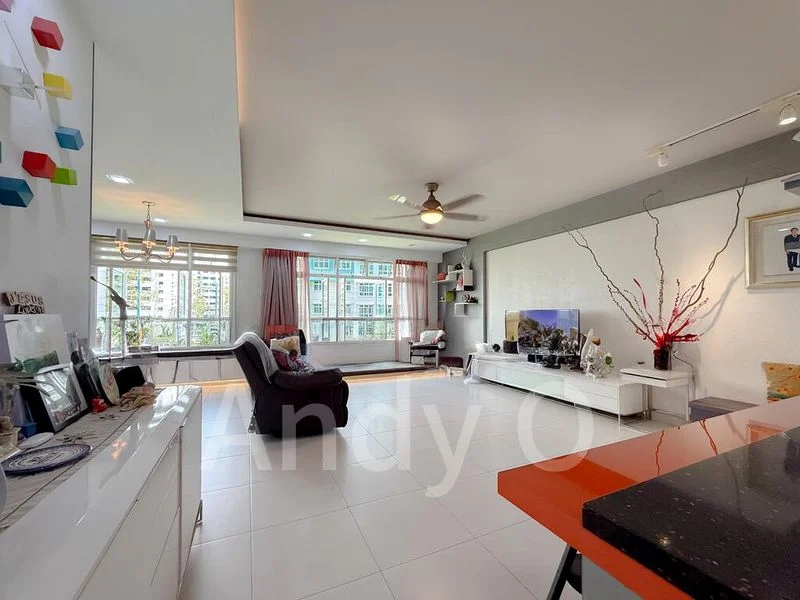5 Room (5I) HDB for Sale in  318C Yishun Avenue 9 - Image 1