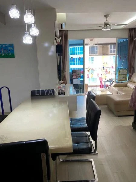 4 Bed Executive Condo for Sale in  The Tampines Trilliant - Image 5