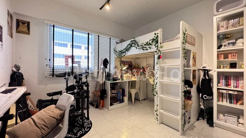 Maisonette HDB for Sale in  446 Hougang Avenue 8 - Image 16