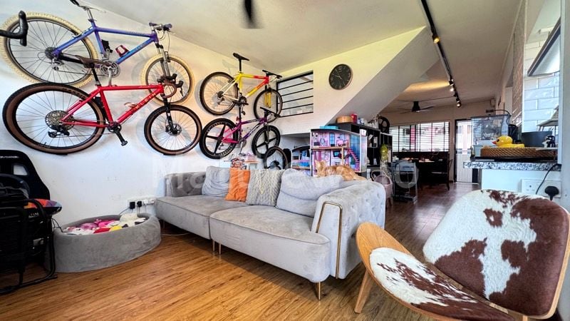 Maisonette HDB for Sale in  446 Hougang Avenue 8 - Image 1