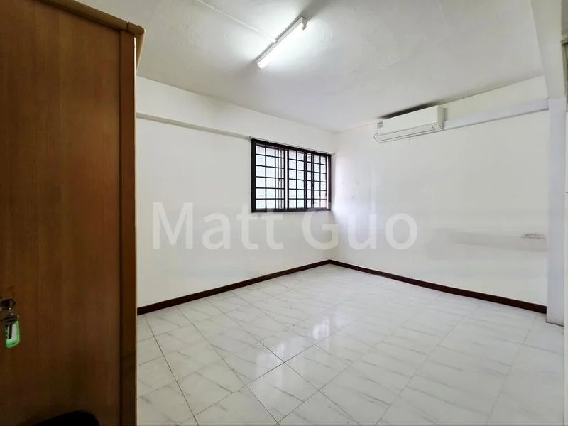 4 Room (4NG) HDB for Sale in  607 Ang Mo Kio Avenue 4 - Image 7