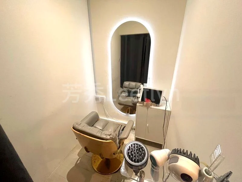 Shop / Shophouse for Rent: Square 2 - Image 1