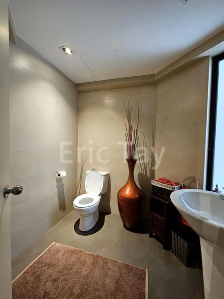 4 Bed Condo for Sale in  Beverly Hill - Image 6