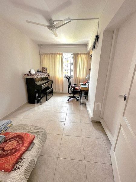 4 Room (4A) HDB for Sale in 217 Choa Chu Kang Central - Image 2