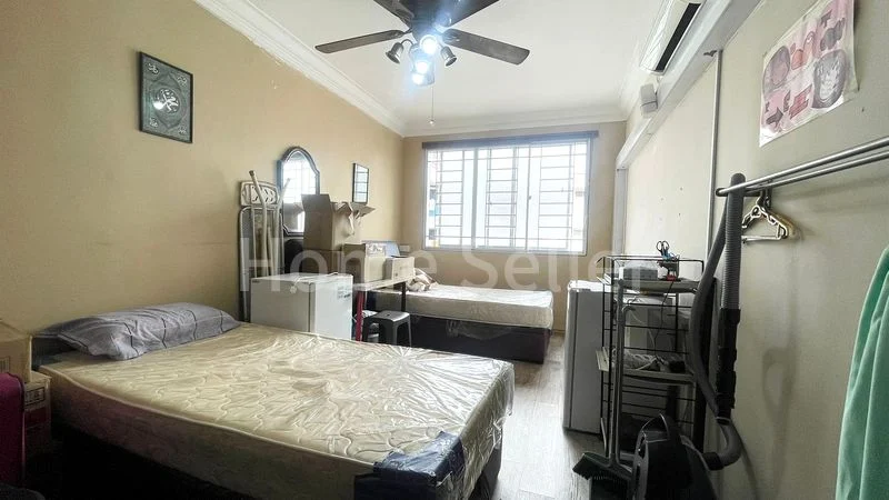 5 Room (5I) HDB for Sale in 977 Jurong West Street 93 - Image 2