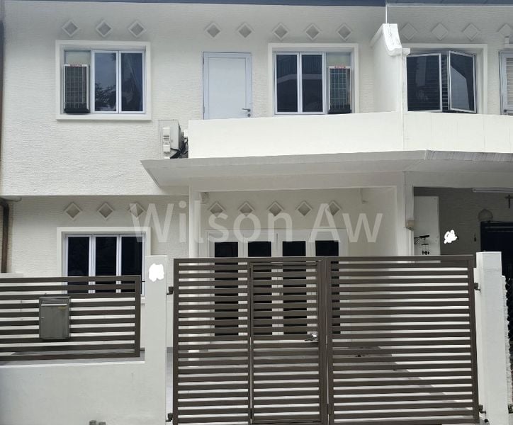4 Bed Terraced House (Landed) for Rent in  Rambai Road - Image 1