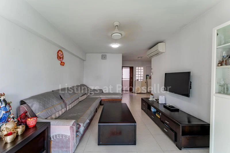 5 Room (5I) HDB for Sale in 105D Edgefield Plains - Image 2