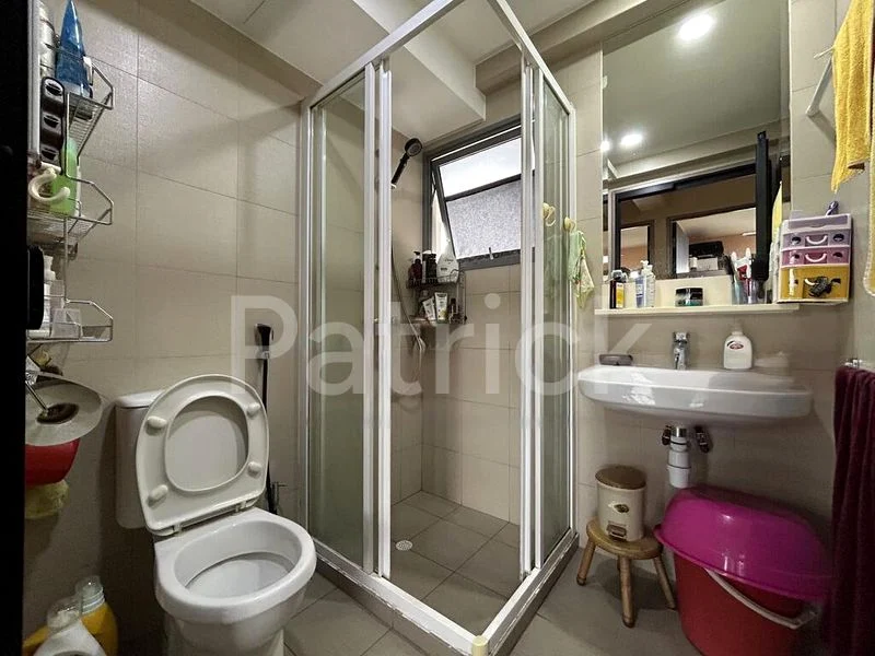 Premium HDB for Sale in  138C Yuan Ching Road - Image 2