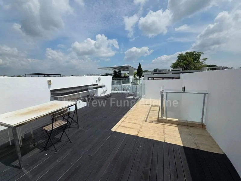 5 Bed Cluster House (Landed) for Sale in  Cabana - Image 1