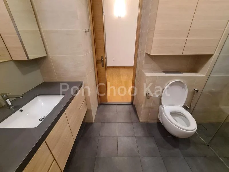 3 Bed Condo for Rent in  19 Balmoral - Image 8