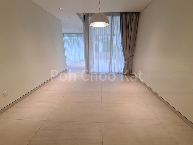 3 Bed Condo for Rent in  19 Balmoral - Image 2