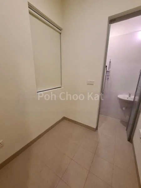 3 Bed Condo for Rent in  19 Balmoral - Image 14