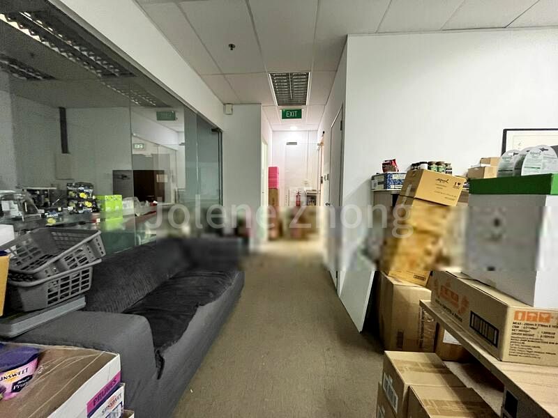 Light Industrial (B1) for Rent: Zervex - 1,200 Sq Ft Shop on 14th Street - Image 3