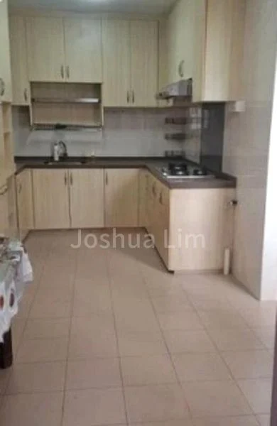 Executive HDB for Rent in  321 Serangoon Avenue 2 - Image 1