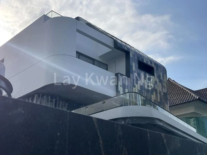 6 Bed Bungalow (Landed) for Rent in  East Coast Hill - Image 2