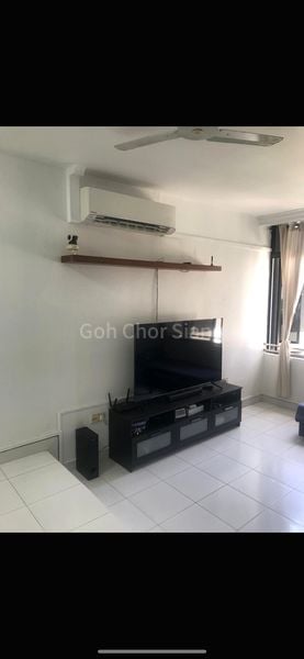 3 Bed Walk-up Apartment (Condo) for Rent in  Watercrest - Image 1