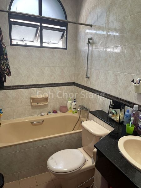 3 Bed Walk-up Apartment (Condo) for Rent in  Watercrest - Image 9
