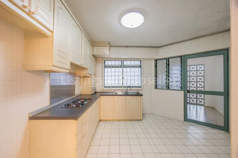 Executive HDB for Sale in 453 Choa Chu Kang Avenue 4 - Image 4