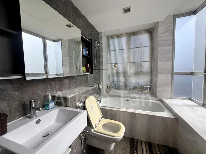 3 Bed Condo for Rent in  The Parc Condominium - Image 3