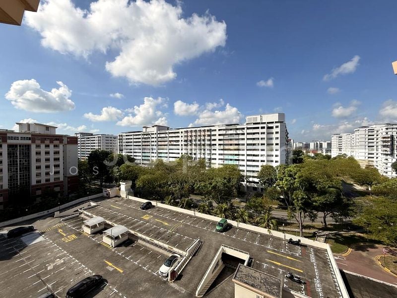 Executive HDB for Sale in  498J Tampines Street 45 - Image 8