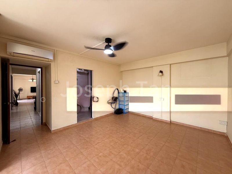 Executive HDB for Sale in  498J Tampines Street 45 - Image 7